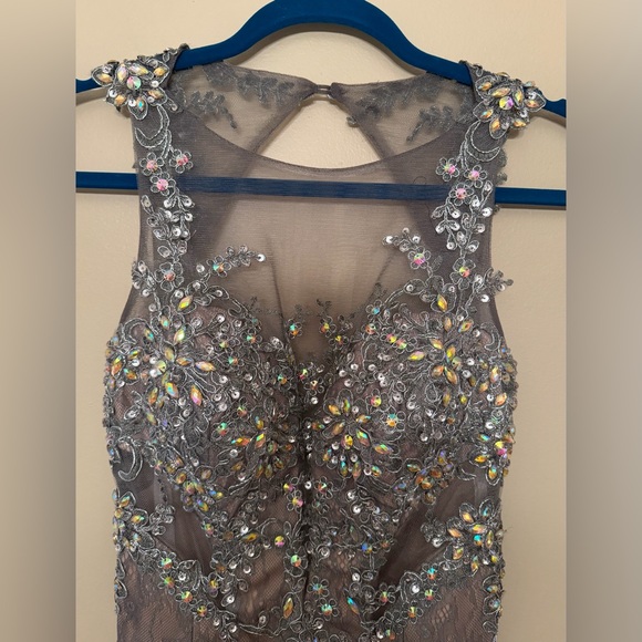 Jovani 98665 prom dress in gunmetal grey. Lace underlay & illusion neckline Sz 6 - Picture 9 of 16